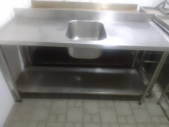 Balcão Industrial ds Inox 304 com Cuba Funda com 1,74mx0,65cmxo,90cm