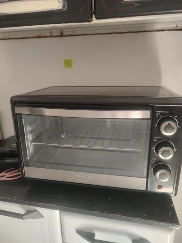 Forno elétrico 42 litros. R$ 400