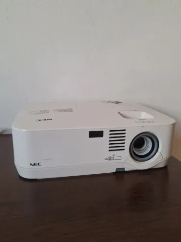 Projetor  Nec  NP405  (COM DEFEITO)
