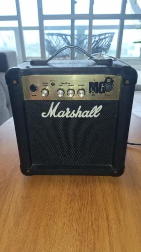 Amplificador Marshall MG10
