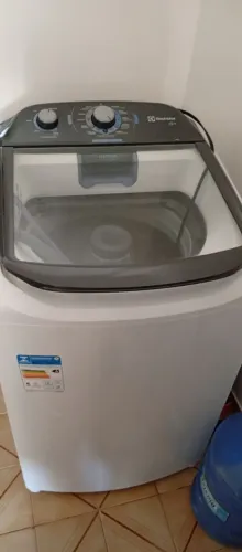 Maquina de lavar com menos de 1 ano de uso 13 kg so trocar a placa nao  arrumei mot mudanc