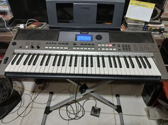 Teclado Yamaha PSR-E443 (Perfeito e Completo)