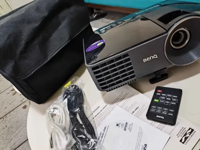 PROJETOR BENQ 3D - 2700 Lumens | HDMI | 6500h de Lâmpada