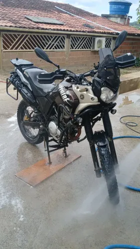 Tenere 250 em perfeito estado
