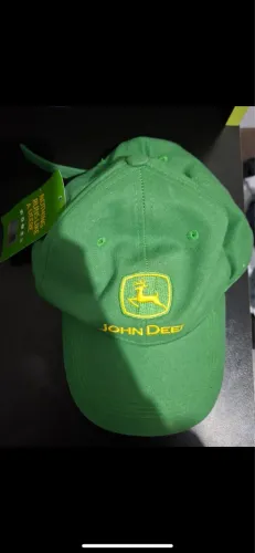 Bone John Deere original com etiqueta