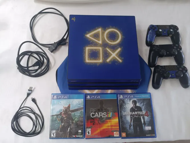 PS4 PRO 1TB 3 CONTROLES 3 JOGOS