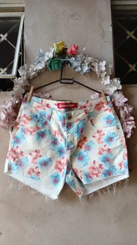 Shorts jeans estampado