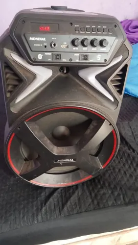 Vendo caixa muito boa 