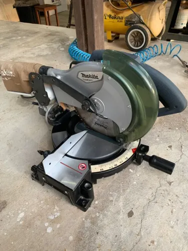 Serra Esquadria 10" Pol. Makita M2300 1500w