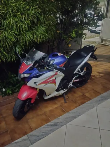 Moto CB 250 R