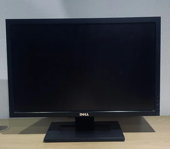 MONITOR DELL - 22 POLEGADAS