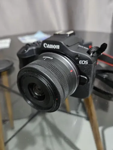 Canon R100