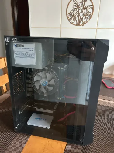 Vendo pc gamer 750$ novo 1 ano de uso ou troco por Xbox one s ou ps4