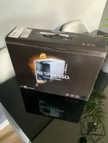 Cafeteria NESPRESSO Essenza Mini