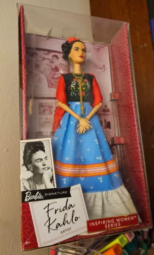 Boneca Barbie Collector Inspiring Women - Frida Kahlo