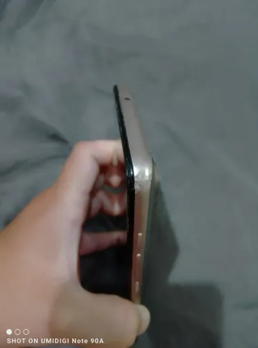 MOTO G60 TELA TRINCADA