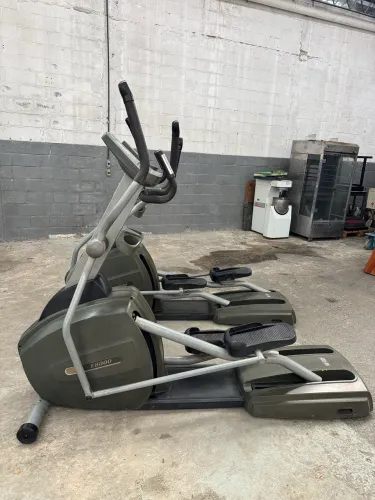 Aparelho Elíptico profissional Johson E8000