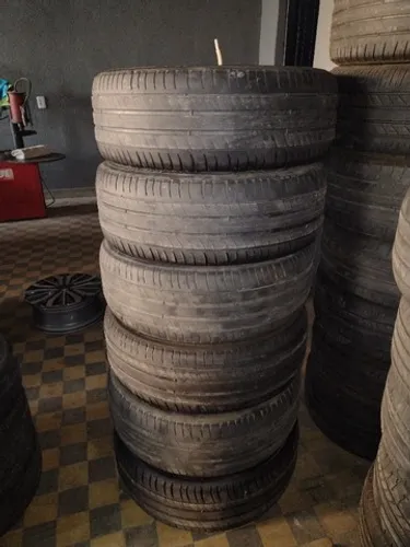 Pneus 215/55R17 Michelin e Goodyear - Meia vida - R$150,00 cada !!