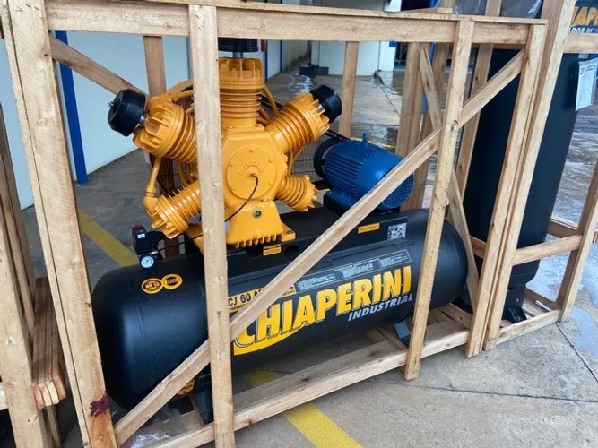Compressor pistão 60 pés 425 litros Chiaperini CJ 60 APW 220/380V