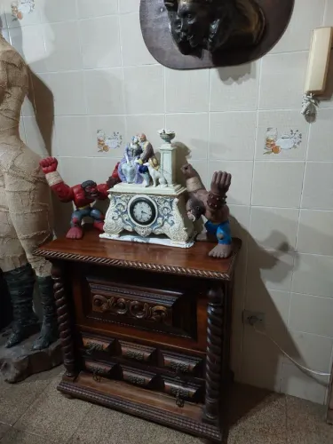 MANOELINO COMODA ANTIGA EM PERFEITISSSIMO ESTADO DE CONSERVAÇÃO 