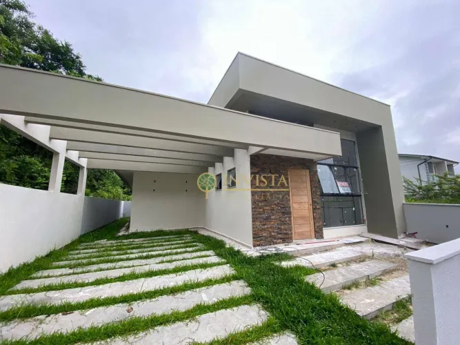 Área externa com piscina e churrasqueira, 144m², 3 quartos e 2 vagas à venda em Forquilhas