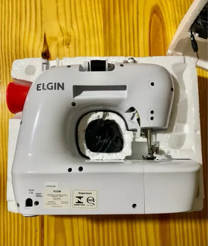 Máquina de Costura Elgin Pop - Nova