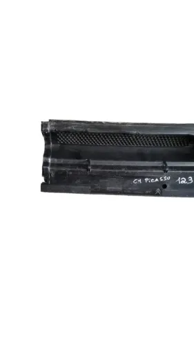 Churrasqueira Parabrisa Citroen C4 Picasso L.direito N123