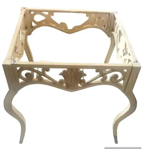 mesa provençal antiga de alumínio com desenhos vazados
