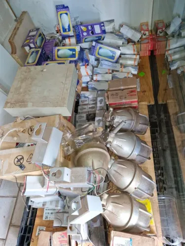Lote de materiais eletricos