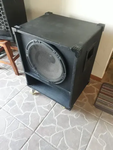 Caixa de som 400 watts