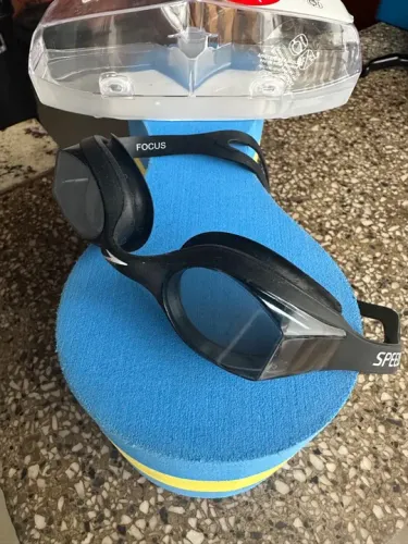 Kit Óculos de Natação Speedo Focus + Poliboia Flutuador