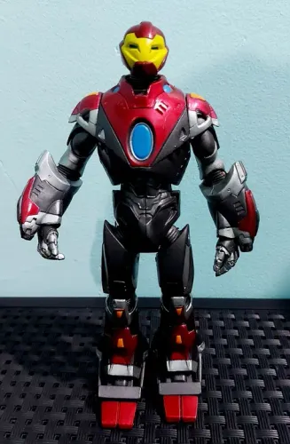 Boneco Iron Man Ultimate Marvel Select Diamond Select Toys (Sem base)