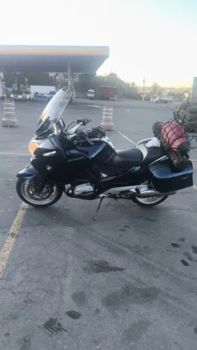 Moto impecável, pneus seminovos, revisão de cardan feita recentemente. Som com bluetooth.