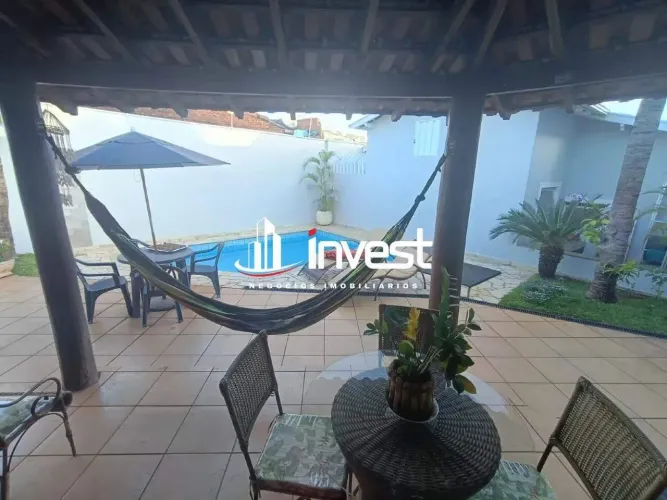 Casa à venda com 4 quartos sendo 2 suítes e piscina no Jardim São Bento