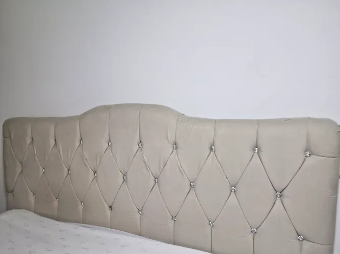 Conjunto cabeceira king Capitonê + Recamier baú 1,98m