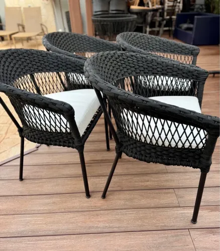 Poltronas com tricô nautico 67x48x82. 690 cada