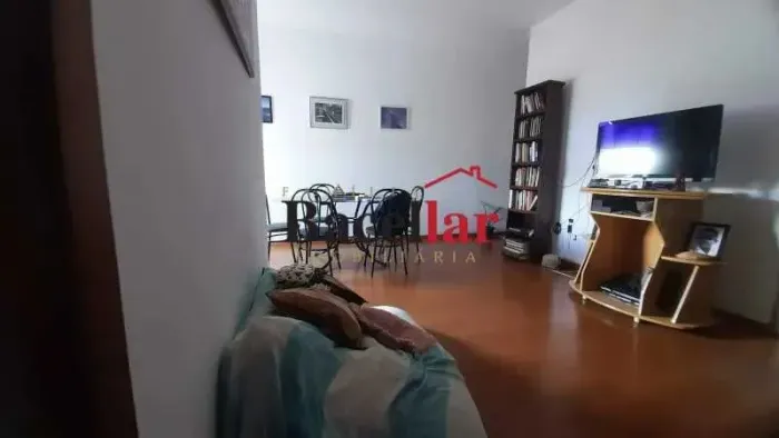 Apartamento : / Residencial / Vila Isabel