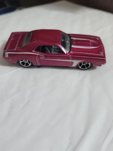 Carro miniatura Plymouth Barracuda