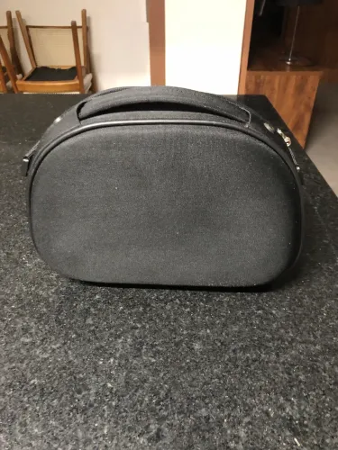 Frasqueira preta da marca Sestini