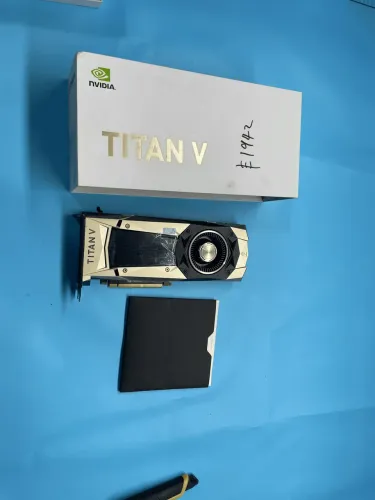 Placa de vídeo - NVIDIA TITAN V 12GB HBM2