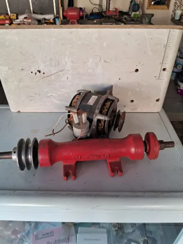 Vendo camaleão 5/8" com motor e polias