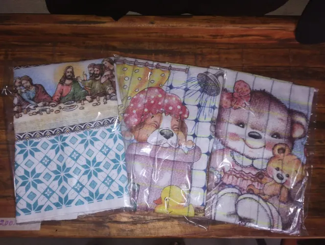 Panos de Prato Decorativos. NOVOS. NÃO USADOS. 10 reais cada um ou 25 todos.