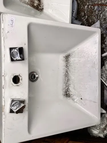 2 Cuba de banheiro com regulador quente frio marca Deco