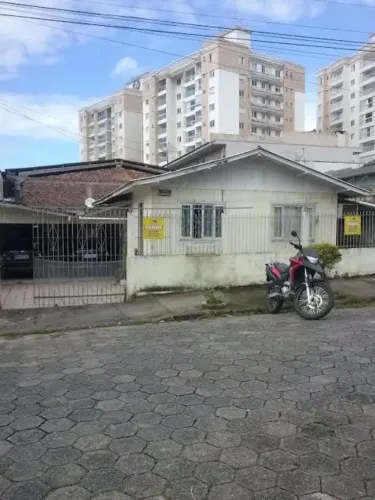 Terreno à venda 279.50 m no bairro TABULEIRO, CAMBORIU - SC