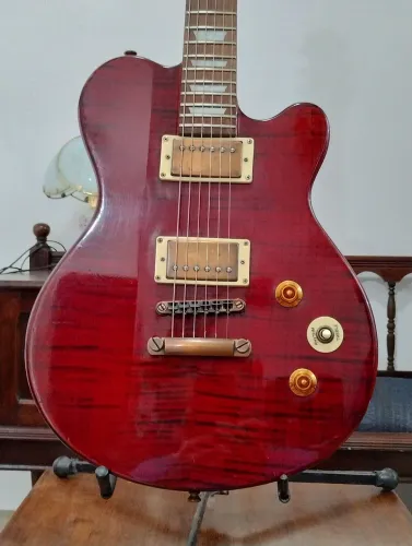 Guitarra Strimberg antiga mogno 