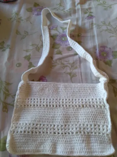 Bolsa de ombro de crochê branca