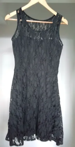 Vestidos midi em renda, preto e branco desapego tamanho M