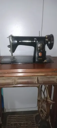 MODA E BELEZA - ACESSÓRIOS - MÁQUINA DE COSTURA SINGER 15C COM GABINETE