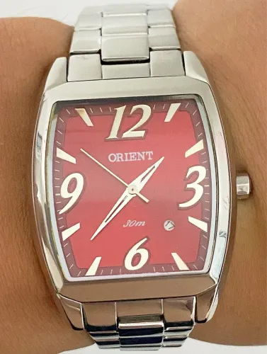 Relógio Orient quartz.