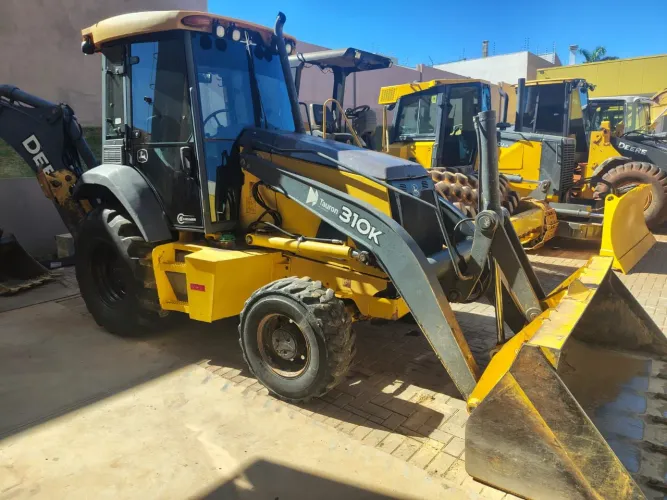 Retro escavadeira 4x4 John Deere 310K ano 2014